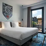 Sowell Les Chevaliers 4* Carcasona