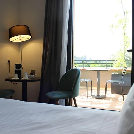 Sowell Les Chevaliers فندق 4*