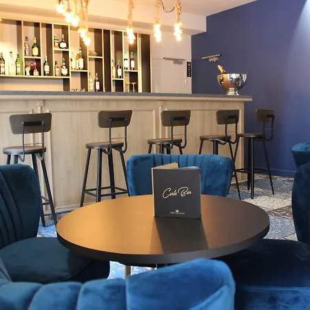 Sowell Les Chevaliers فندق 4*