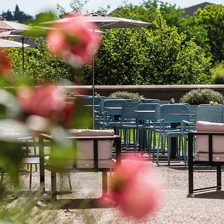 فندق Sowell Les Chevaliers قرقشونه