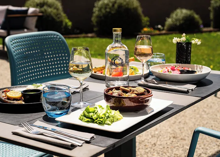 Sowell Les Chevaliers Hotel