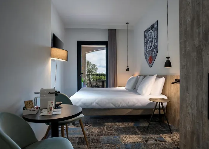 Sowell Les Chevaliers 4*